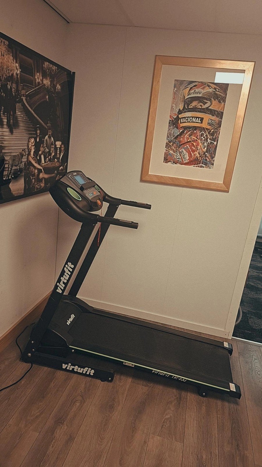 Foto 2 van VirtuFit TR-100 Loopband - Gebruikt, maar werkt prima