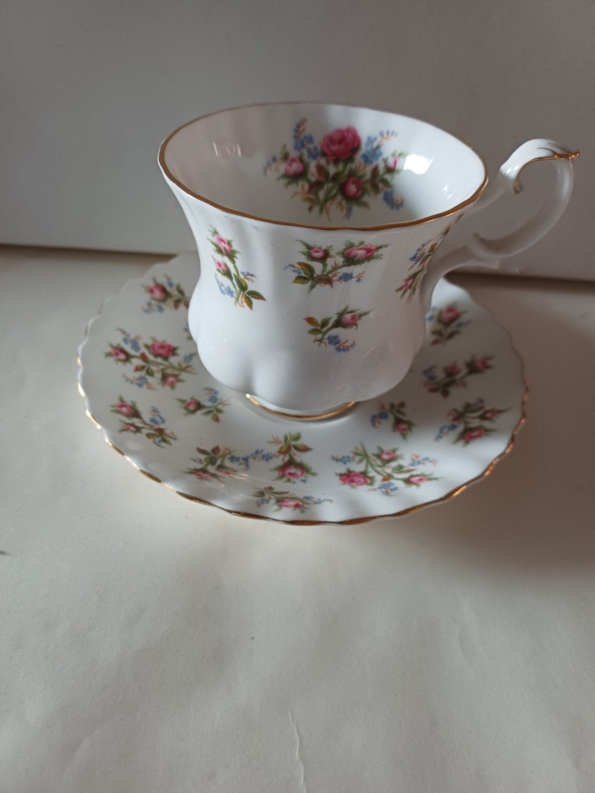 Royal Albert Winsome theekop en schotel, Bone China, Ophalen of Verzenden