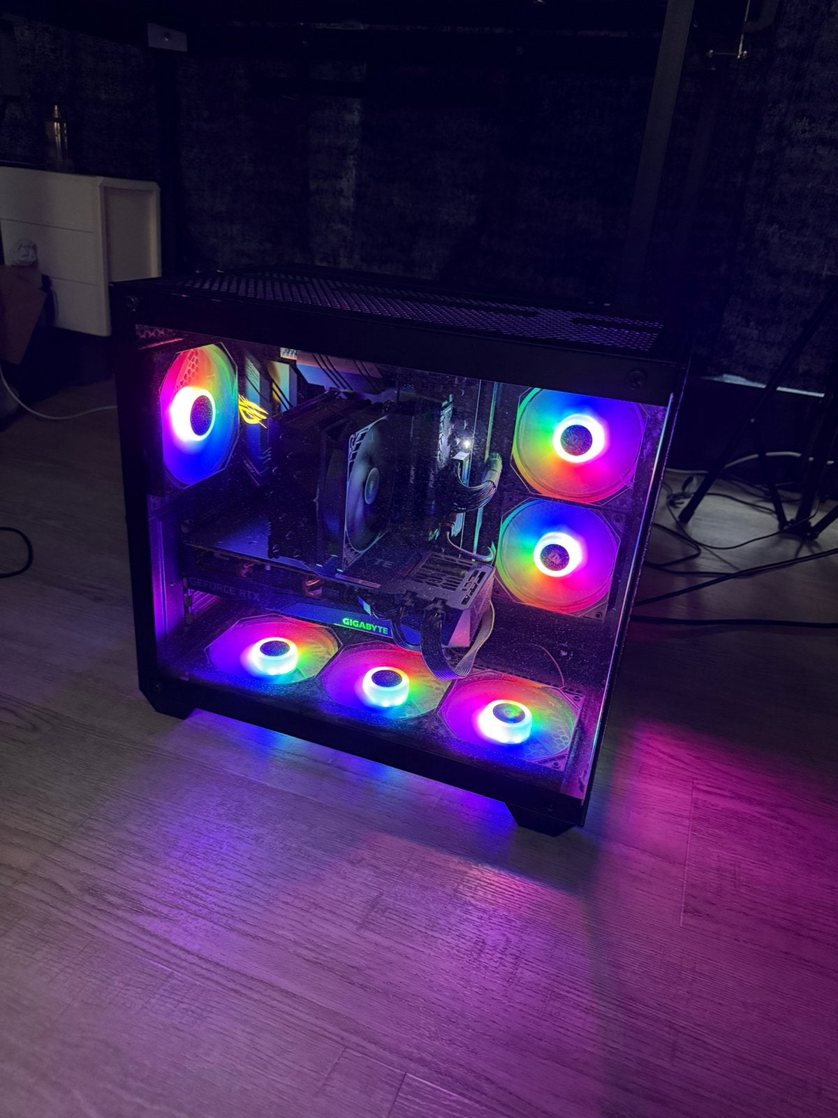 High-End Gaming PC | Ryzen 7 5800X3D | RTX 3070 | 32GB RAM, Spelcomputers en Games, Games | Pc, 1 speler, Ophalen, Zo goed als nieuw