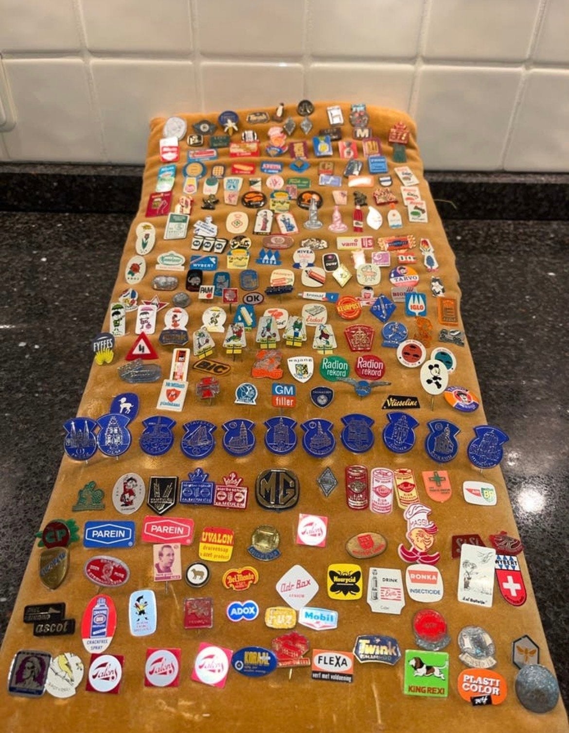 Unieke collectie van 220 vintage spelden uit de jaren '60, Ophalen of Verzenden, Nieuw