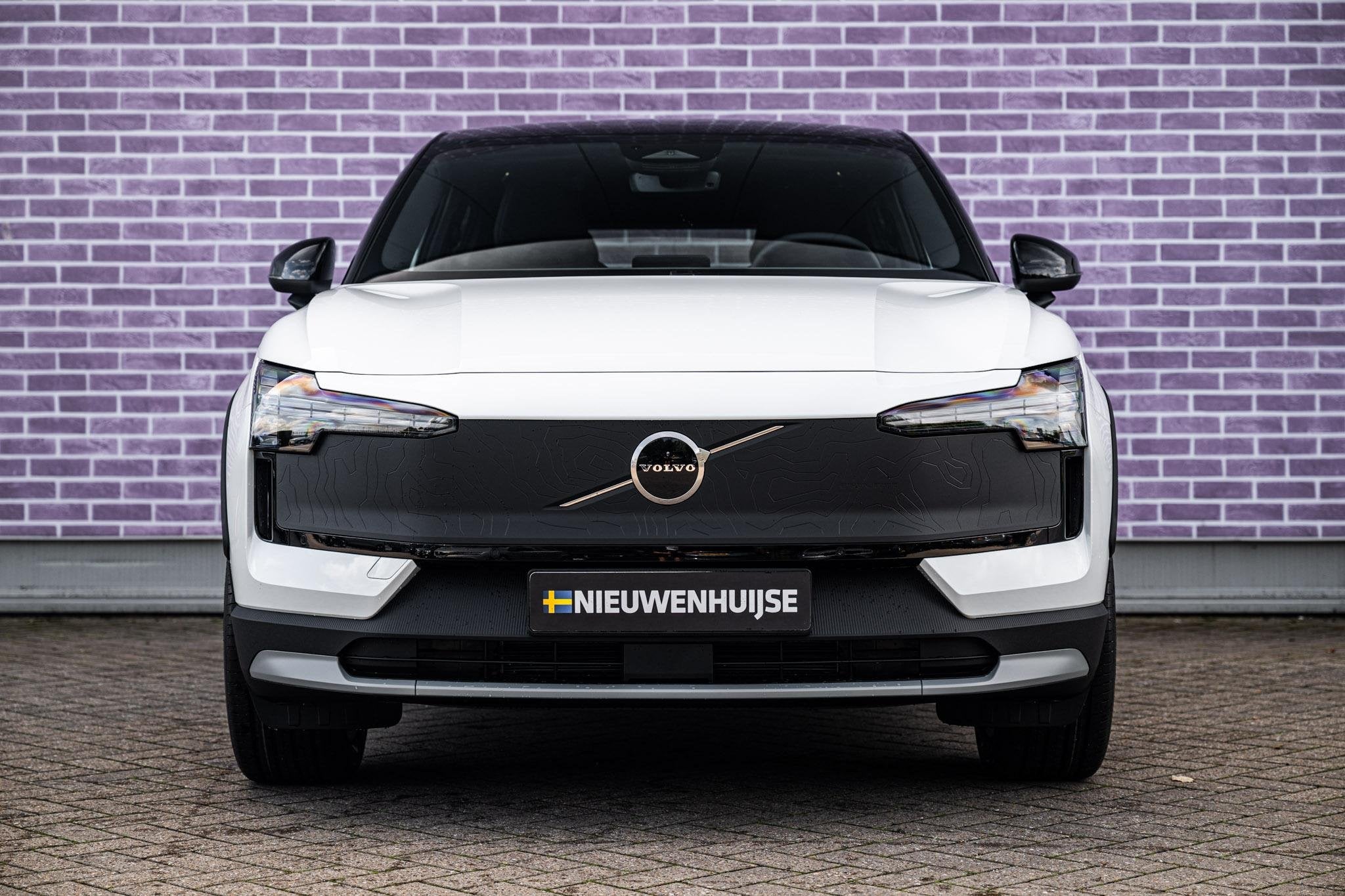 Volvo EX30 Cross Country P5 Long Range Plus Europa 69 kWh |, Auto's, Automaat, 12 maanden, Achterwielaandrijving, Zwart