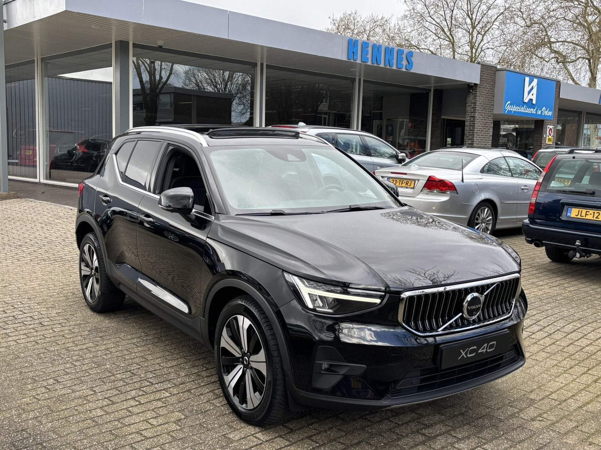 Volvo XC40 T4 Recharge Ultimate Bright Pano Keyless 360 Pilo, Auto's, Gebruikt, Met garantie (alle), Zwart, Plug-in hybride