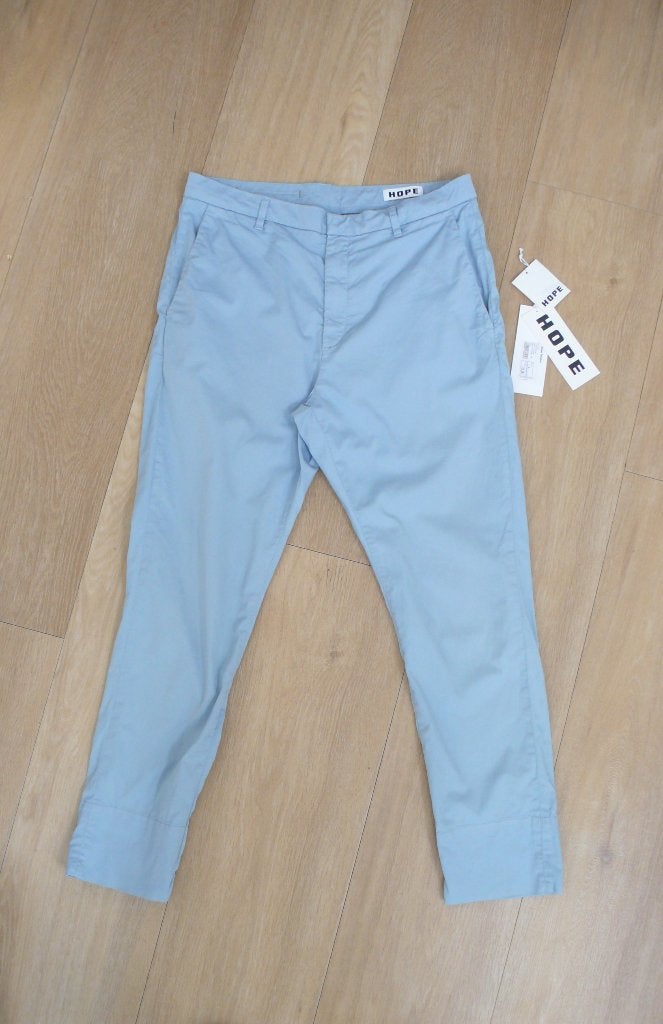 Hope Stockholm lichtblauwe chino model News, Kleding | Dames, Blauw, Maat 42/44 (L), Ophalen of Verzenden, Zo goed als nieuw