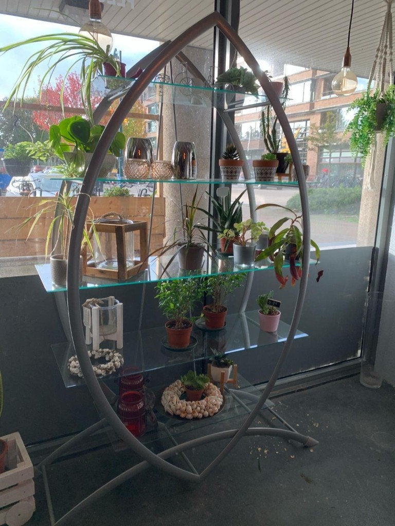 Visvormig plantenrek / displayrek met glazen planken, Ophalen, Gebruikt