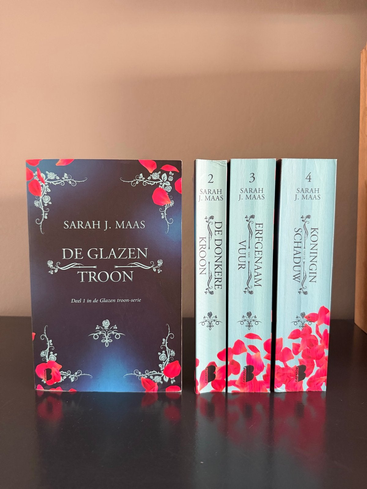 De Glazen Troon serie - Sarah J. Maas (deel 1-4), Ophalen of Verzenden, Gelezen