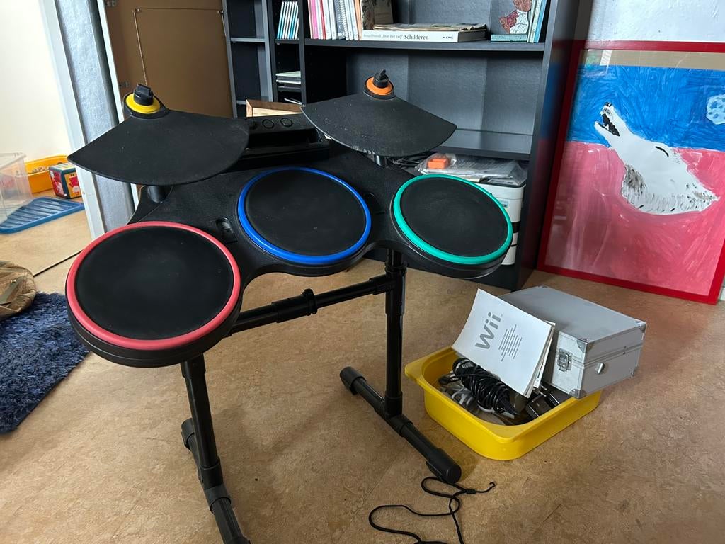 Drumstel + gitaren Wii, Spelcomputers en Games, Games | Nintendo Wii, Gebruikt, Muziek, 3 spelers of meer, Vanaf 7 jaar, Ophalen