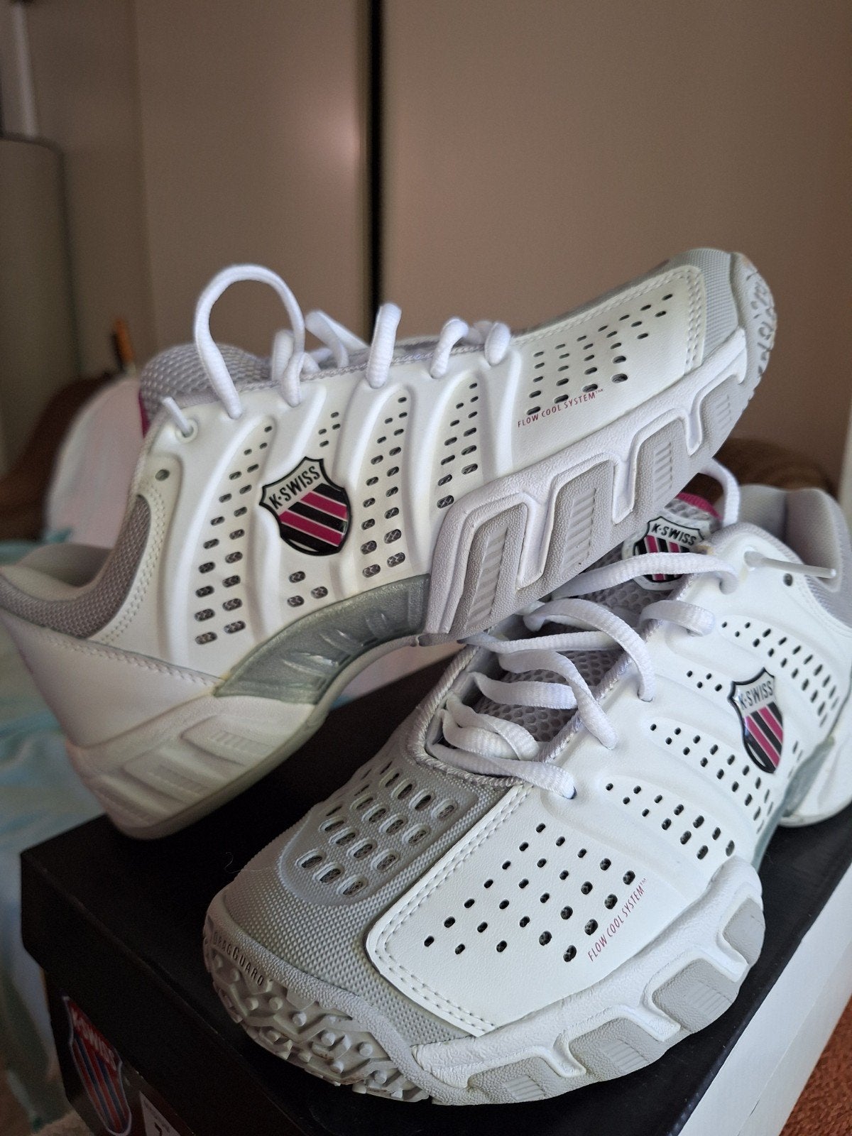 Nieuwe K-Swiss dames tennis schoenen maat 41, Ophalen of Verzenden, Nieuw, Sneakers of Gympen