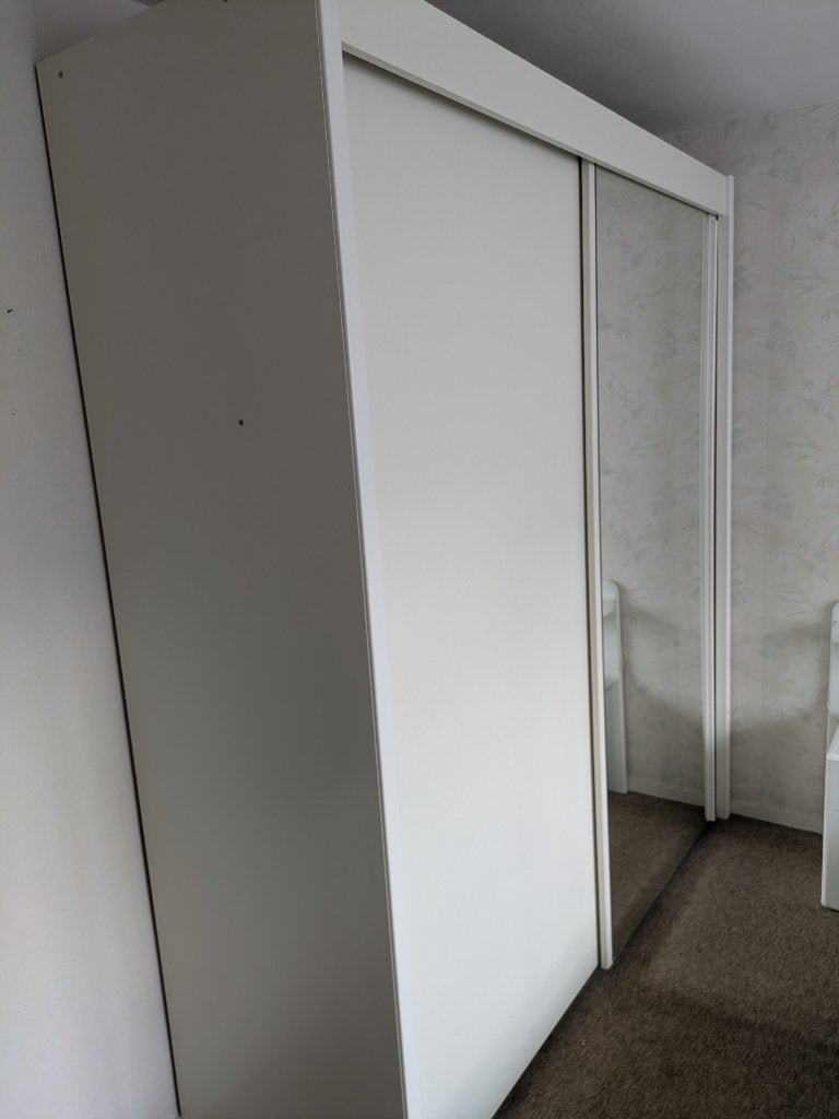 Kledingkast / Linnenkast, 2 Grote Schuifdeuren 1 met Spiegel, Met deur(en), 200 cm of meer, Ophalen of Verzenden, Zo goed als nieuw