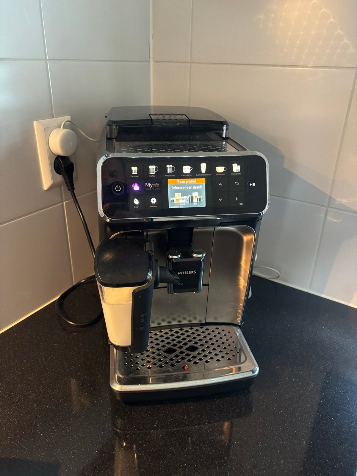 Philips LatteGo 5400 EP5447/90, Ophalen, Zo goed als nieuw, Koffiemachine, Koffiebonen