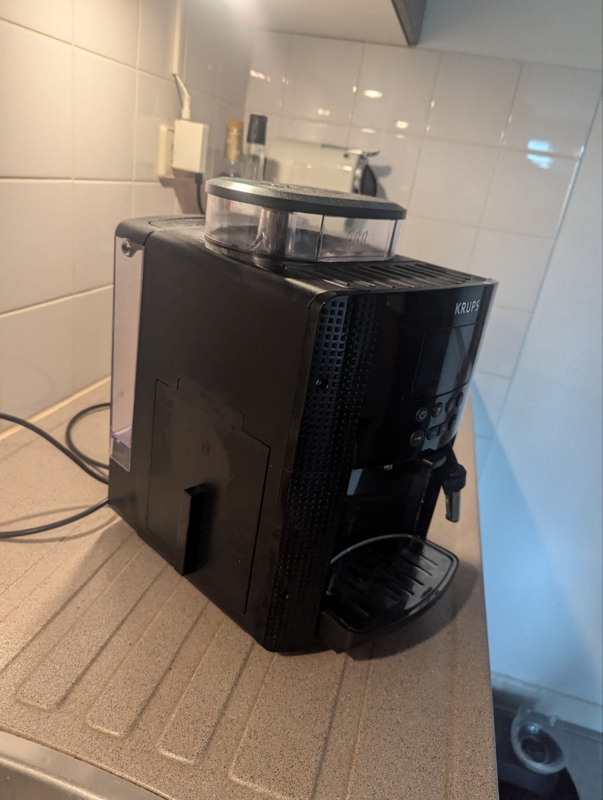 Krups Koffiemachine - Paar jaar oud, Witgoed en Apparatuur, Koffiezetapparaten, Afneembaar waterreservoir, Gebruikt, Koffiemachine