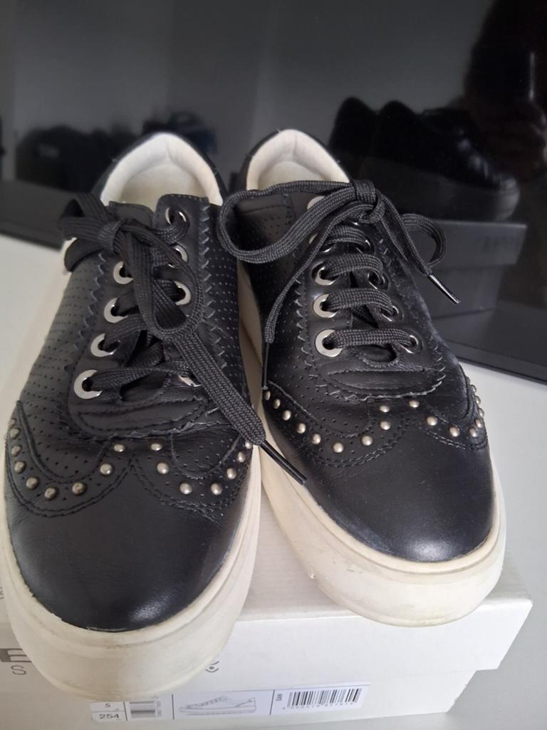 Geox Respira Zwarte Sneakers met Studs, Geox, Zwart, Ophalen of Verzenden, Sneakers of Gympen