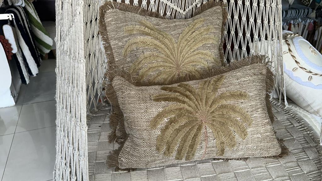 Set van 2 kussenhoezen met palmboom, Huis en Inrichting, Ophalen of Verzenden, Gebruikt, Beige, Rechthoekig