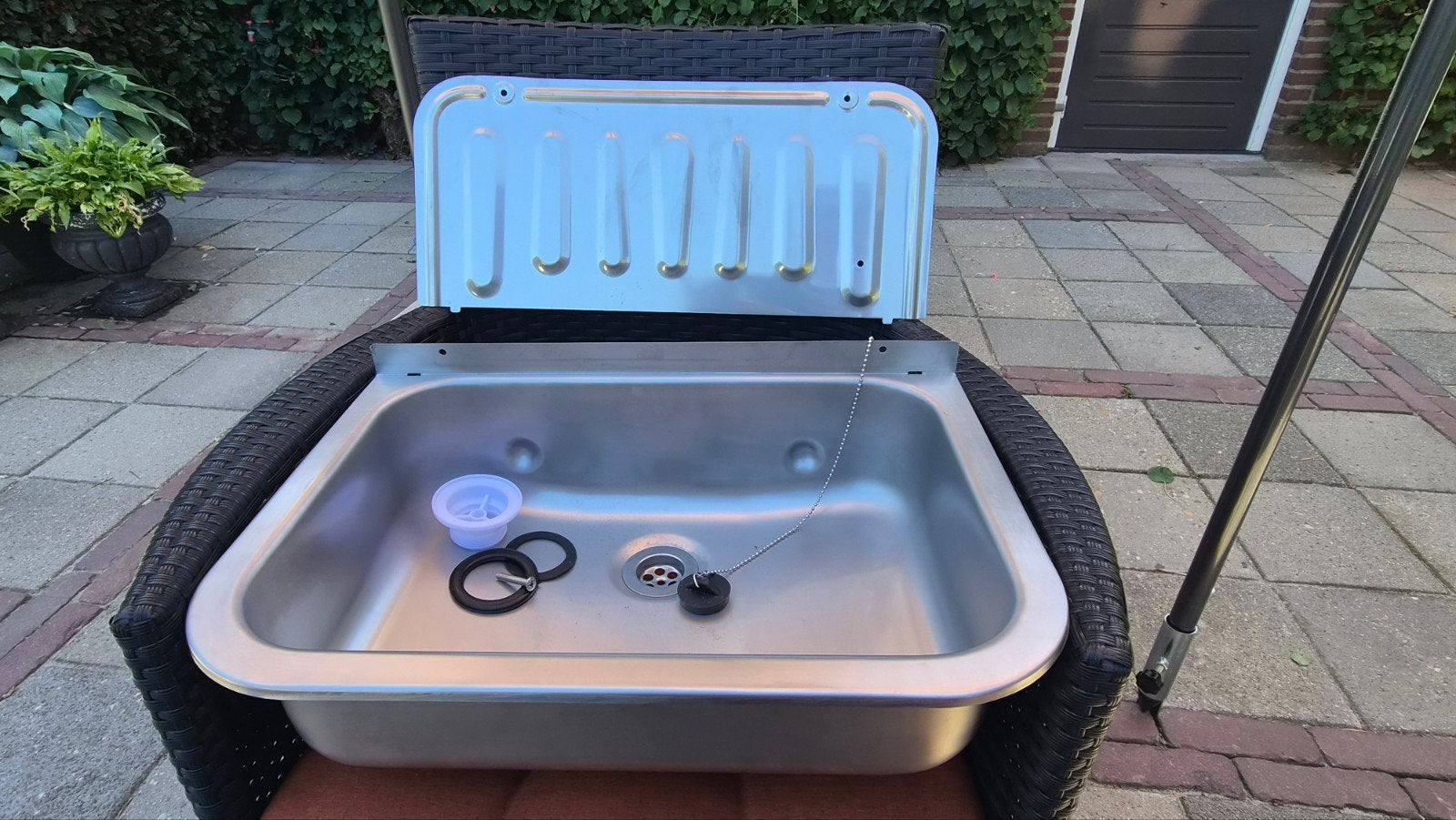 Nieuwe RVS uitstortgootsteen / utility sink, Doe-het-zelf en Verbouw, Ophalen of Verzenden, Nieuw, Rvs, Wastafel