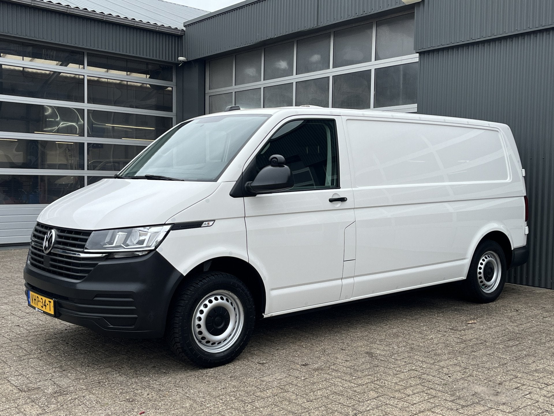 Volkswagen Transporter 2.0 TDI L2H1 Sortimo Kastinrichting T, Voorwielaandrijving, Gebruikt, 4 cilinders, Volkswagen
