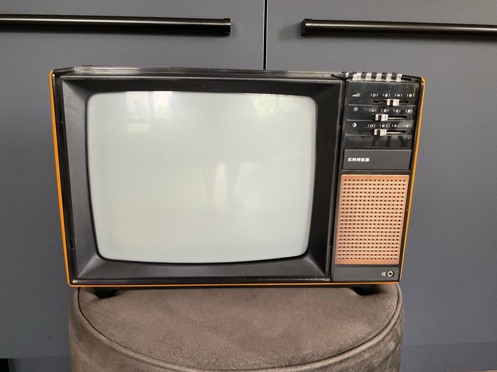 Vintage Erres draagbare zwart-wit televisie (jaren '70), Audio, Tv en Foto, Vintage Televisies, Ophalen, Gebruikt, Minder dan 40 cm