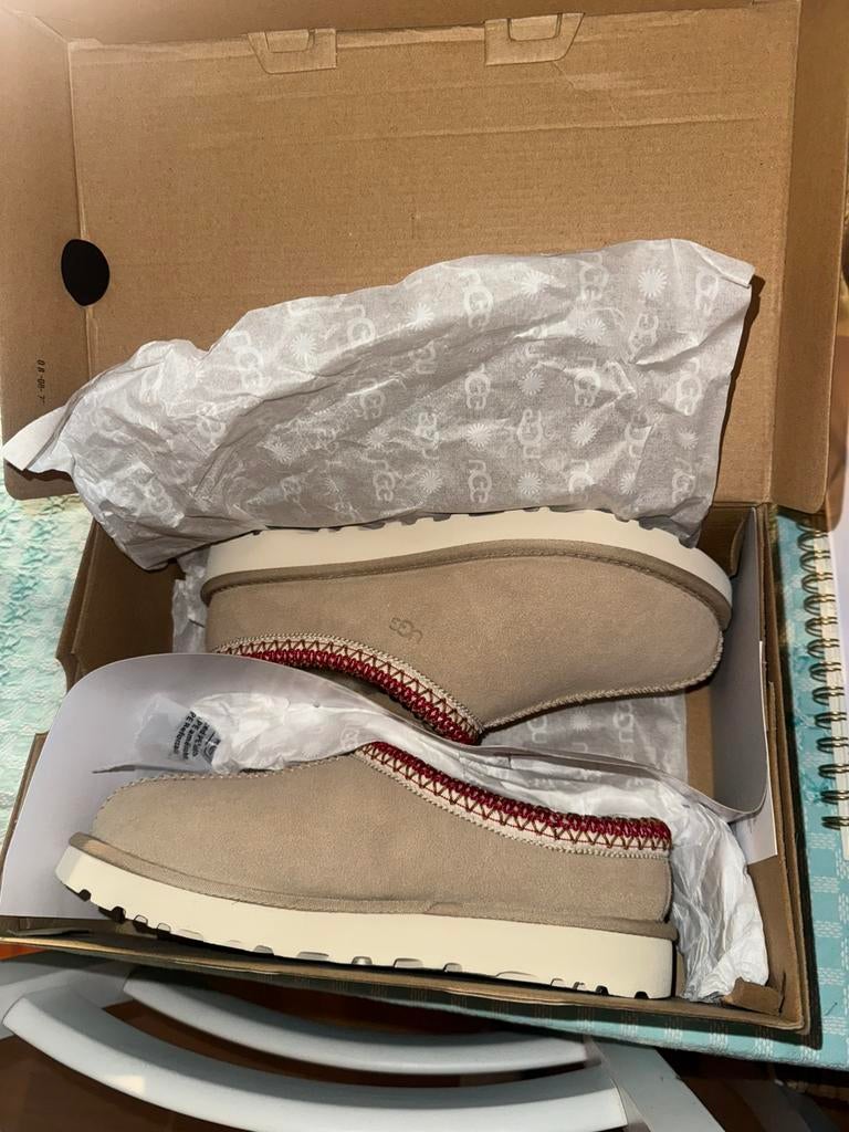 Uggs tasman II, Ophalen, Zo goed als nieuw, Zwart, Pantoffels of Sloffen