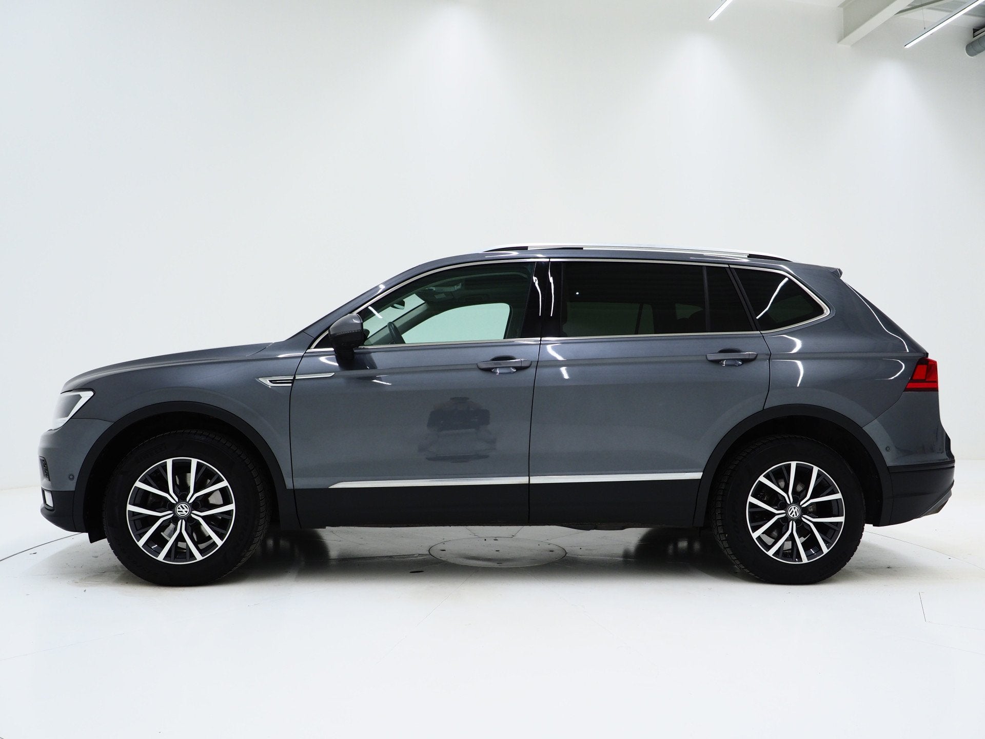 Volkswagen Tiguan Allspace 1.5 TSI 7p. | Panoramadak | Trekh, Voorwielaandrijving, Gebruikt, Zwart, 150 pk