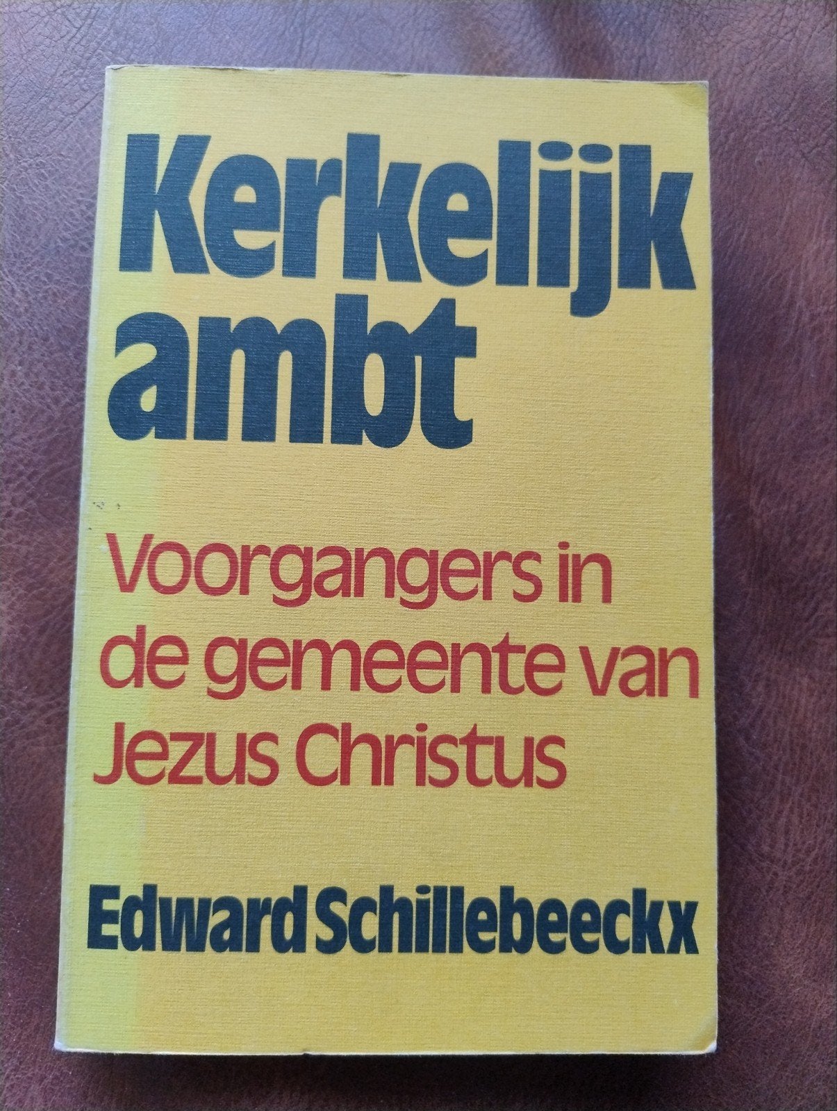 Kerkelijk ambt - Edward Schillebeeckx (Als nieuw!), Boeken, Ophalen of Verzenden, Zo goed als nieuw, Edward Schillebeeckx