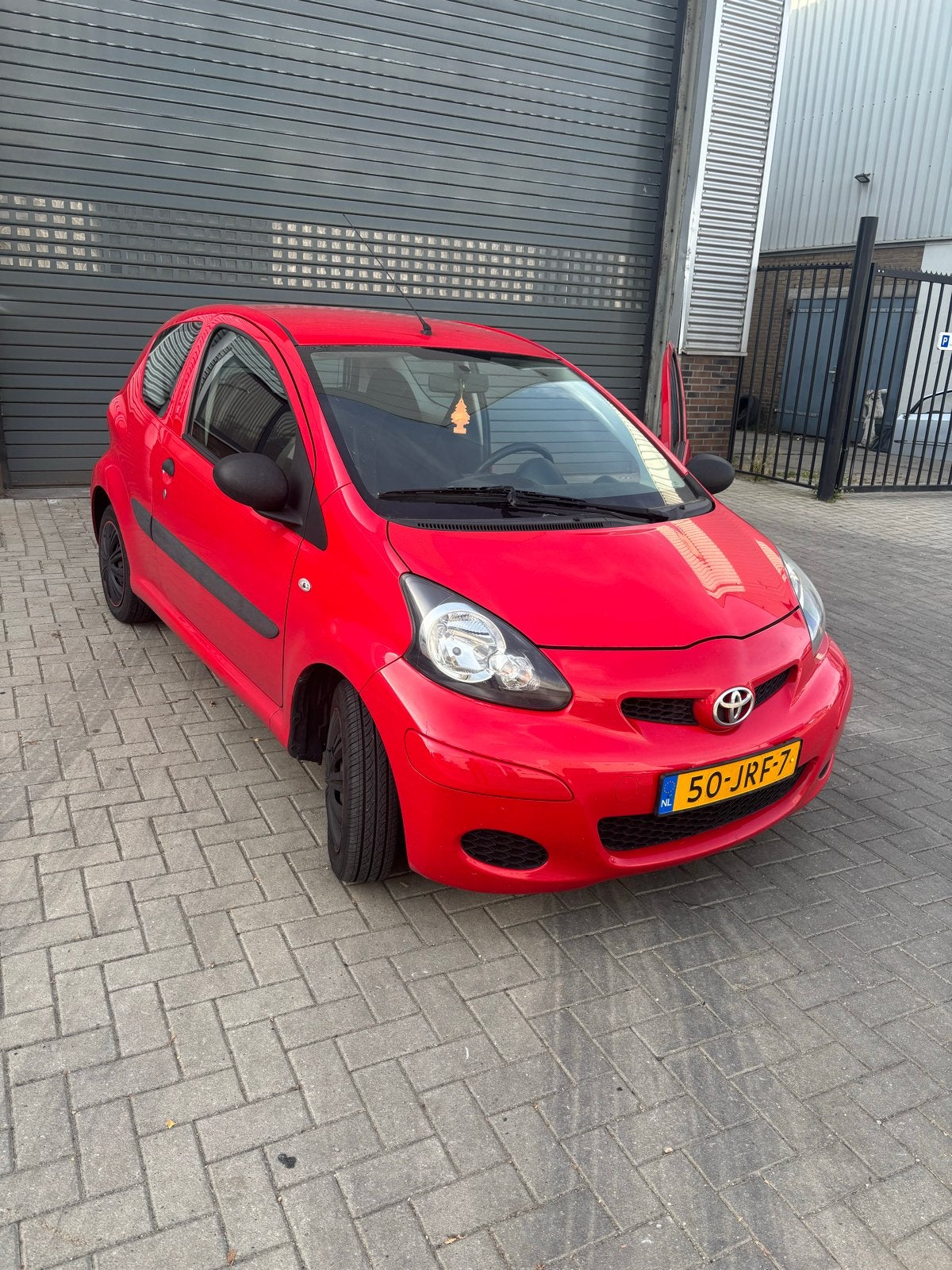 Toyota Aygo 1.0 12V Vvt-i 3DRS MMT 2009 Rood, Voorwielaandrijving, 4 stoelen, 68 pk, Origineel Nederlands