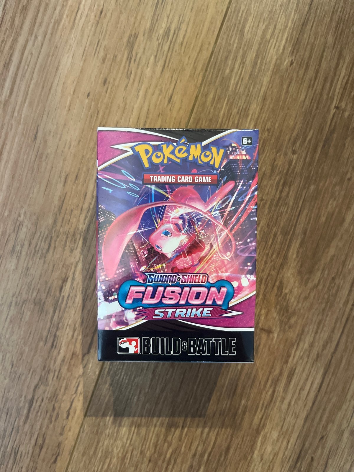 Pokémon TCG: Sword & Shield Fusion Strike Build & Battle Box, Hobby en Vrije tijd, Verzamelkaartspellen | Pokémon, Ophalen of Verzenden
