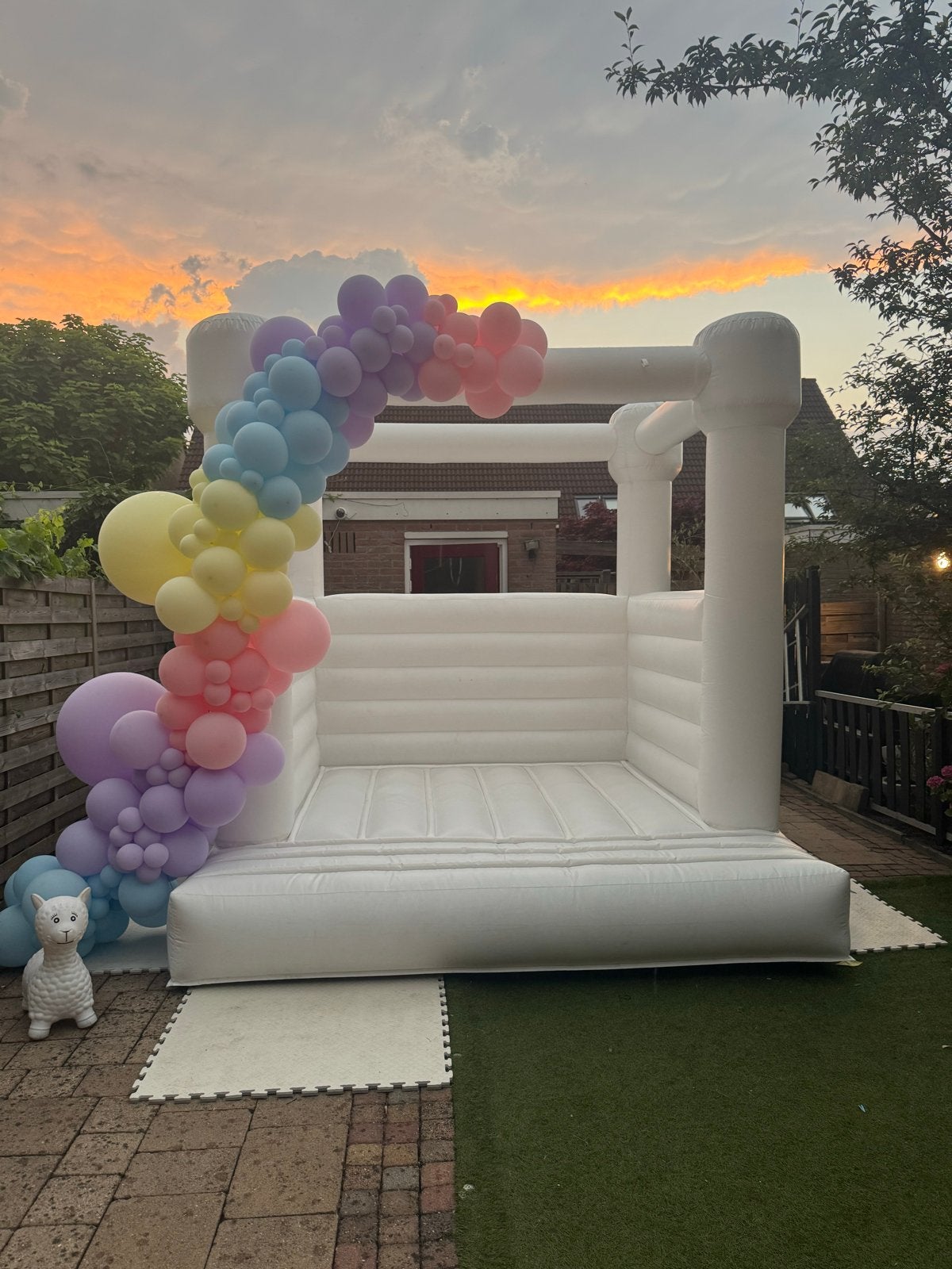Wit Speelkussen te Huur - 3x3m met Optionele Ballonnen, Ophalen, Zo goed als nieuw