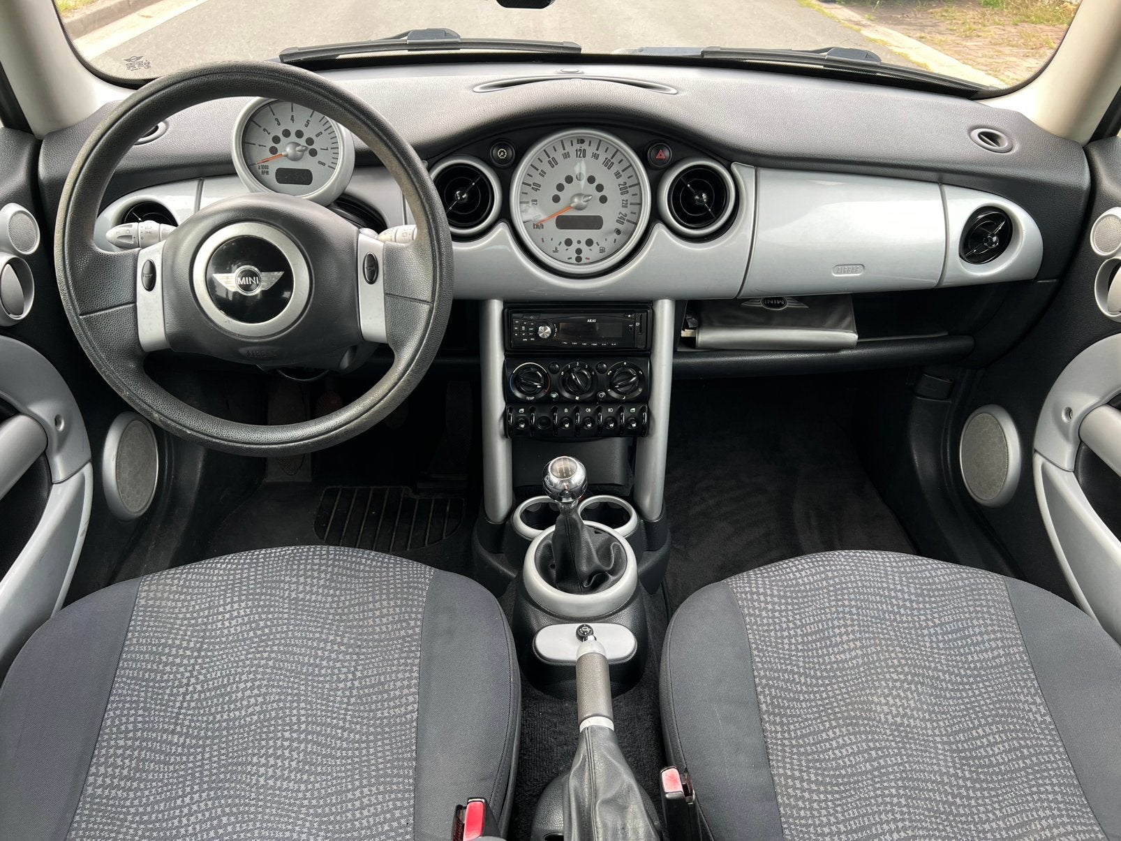 Foto 10 van Mini Cooper 1.6 Pepper Inruilkoopje