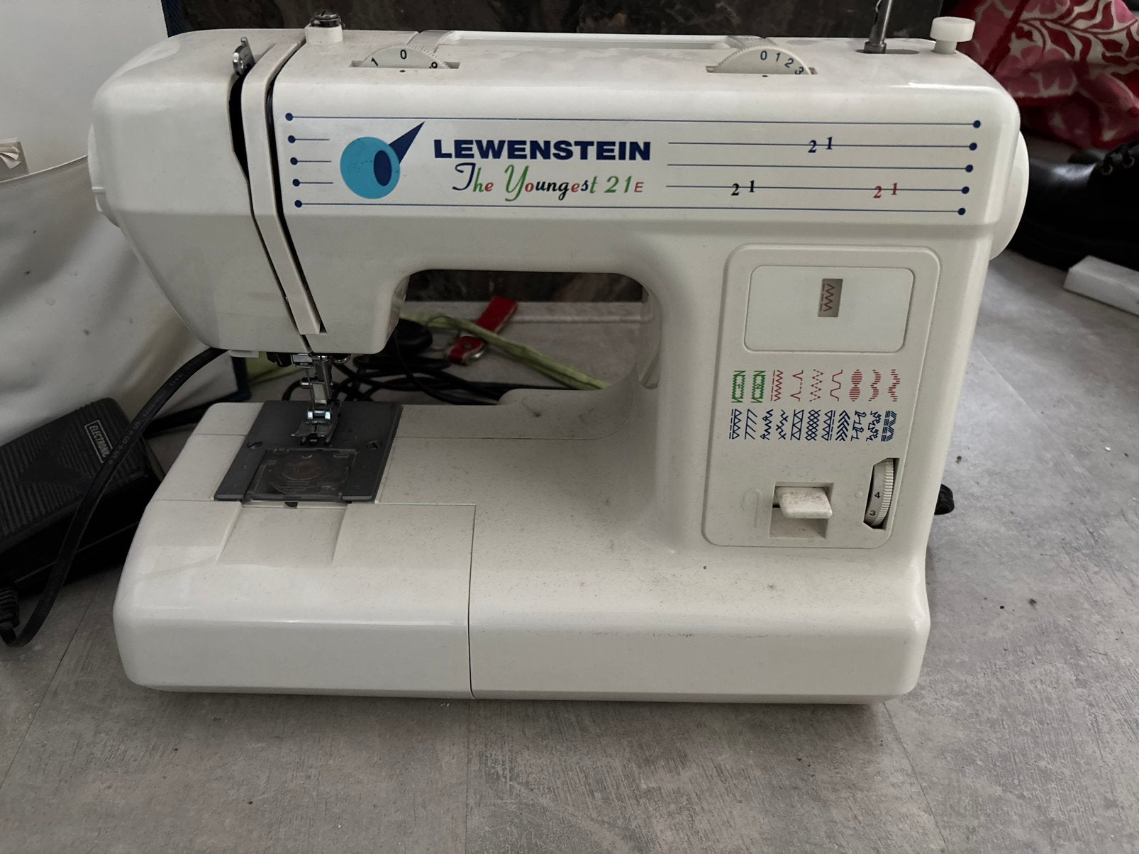 Naaimachine Lewenstein - the youngest 21e, Hobby en Vrije tijd, Ophalen, Gebruikt, Naaimachine, Lewenstein