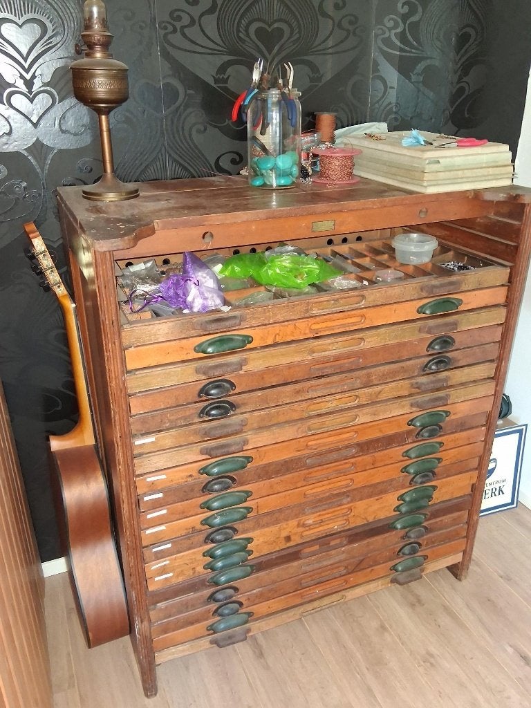 Drukkerijkast vol met kralen!!, Ophalen