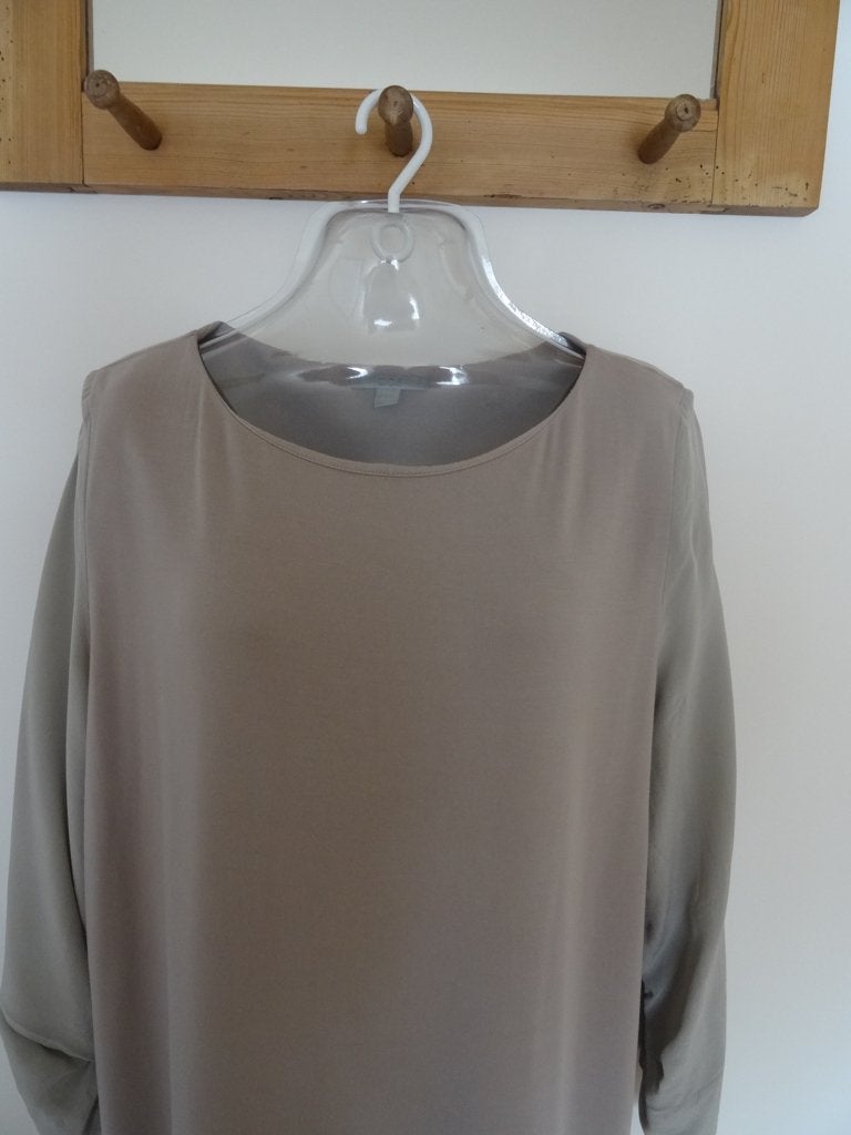 COS rechte jurk met zijde mouwen mt M, Maat 38/40 (M), COS, Verzenden, Beige