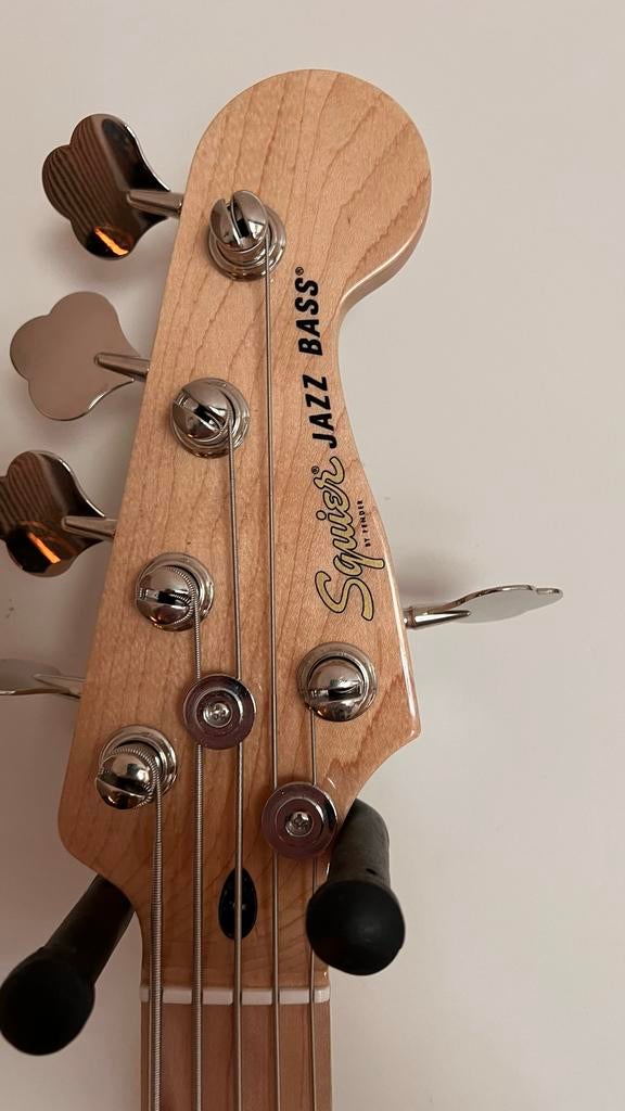 Squier Jazz Bass - Zo goed als nieuw, Ophalen, Zo goed als nieuw, Elektrisch, 5-snarig