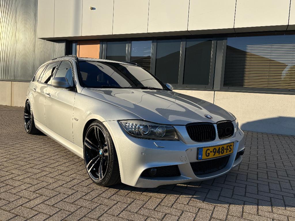 BMW 3 Touring - 325d Bns Line M Sport 168d km - Youngtimer, Auto's, Euro 5, Achterwielaandrijving, 1800 kg, Zwart