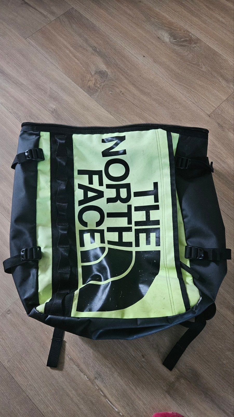 The North Face Base Camp Duffel S - Zwart/Neon Geel, 40 cm of meer, Gebruikt, Ophalen of Verzenden, Waterdicht