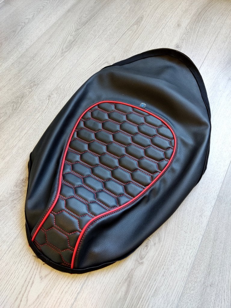Zadelhoes buddydek Piaggio Zip audi rs rood custom NIEUW, Info@jynkx.com, Nieuw, Ophalen of Verzenden, Piazza 99