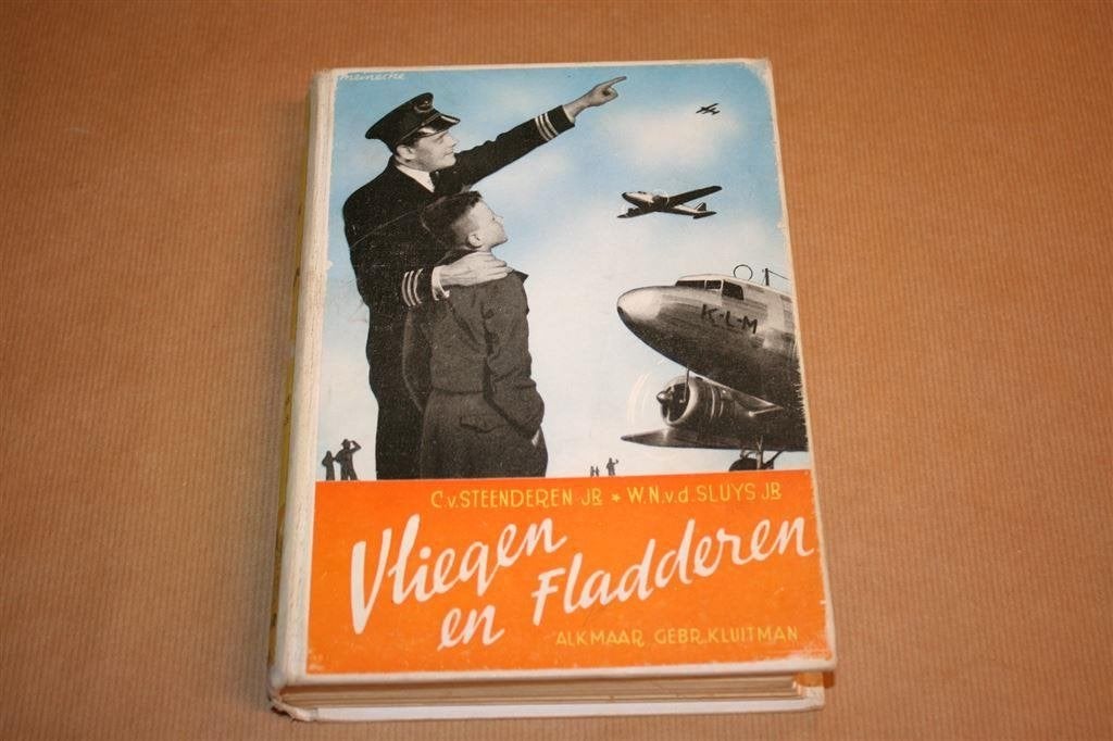 Vliegen en fladderen. Steenderen. Uitg. Kluitman 1939., Boeken, Ophalen of Verzenden, Gelezen