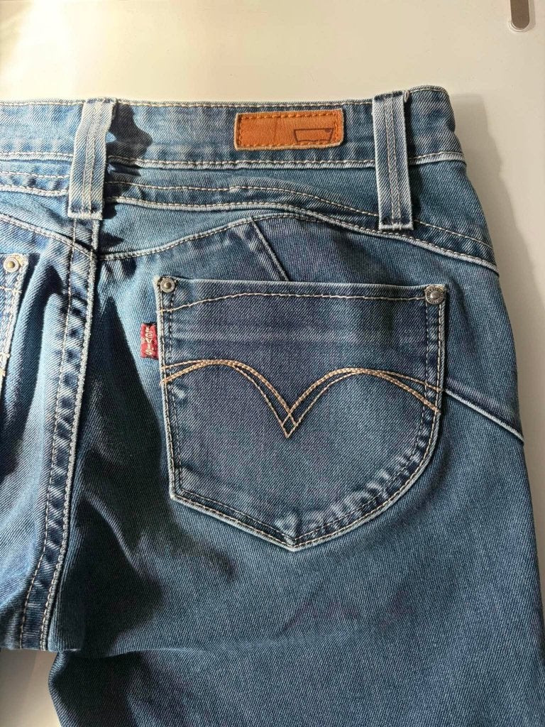Blauwe Levi's Low Rise Skinny Jeans met Ritsdetail – Maat 27, Blauw, Ophalen of Verzenden, Zo goed als nieuw, W27 (confectie 34) of kleiner