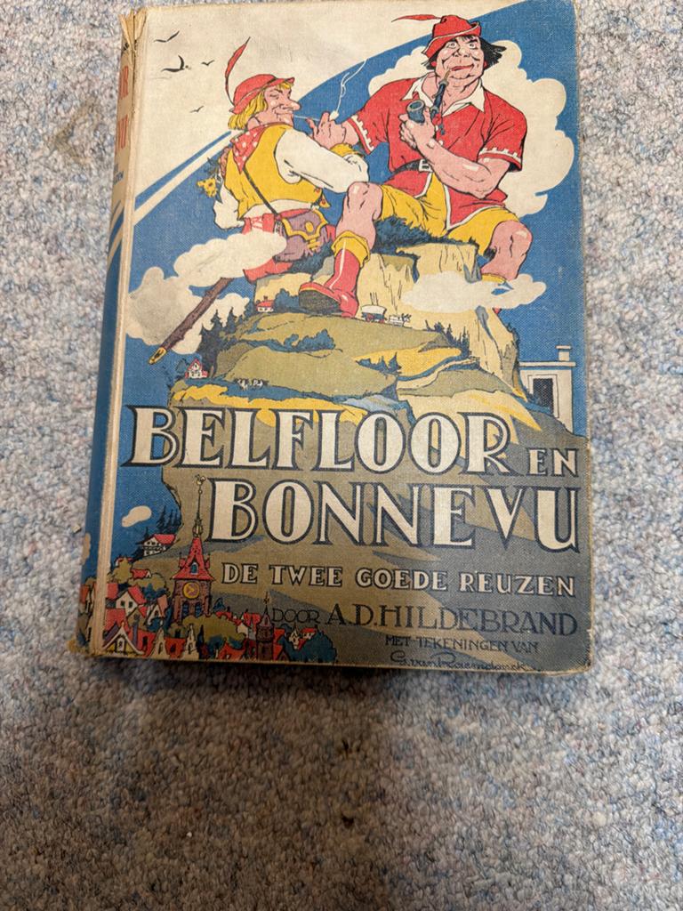 Belfloor en Bonnevu: De Twee Goede Reuzen - A.D. Hildebrand, Ophalen of Verzenden, Gelezen, Fictie algemeen