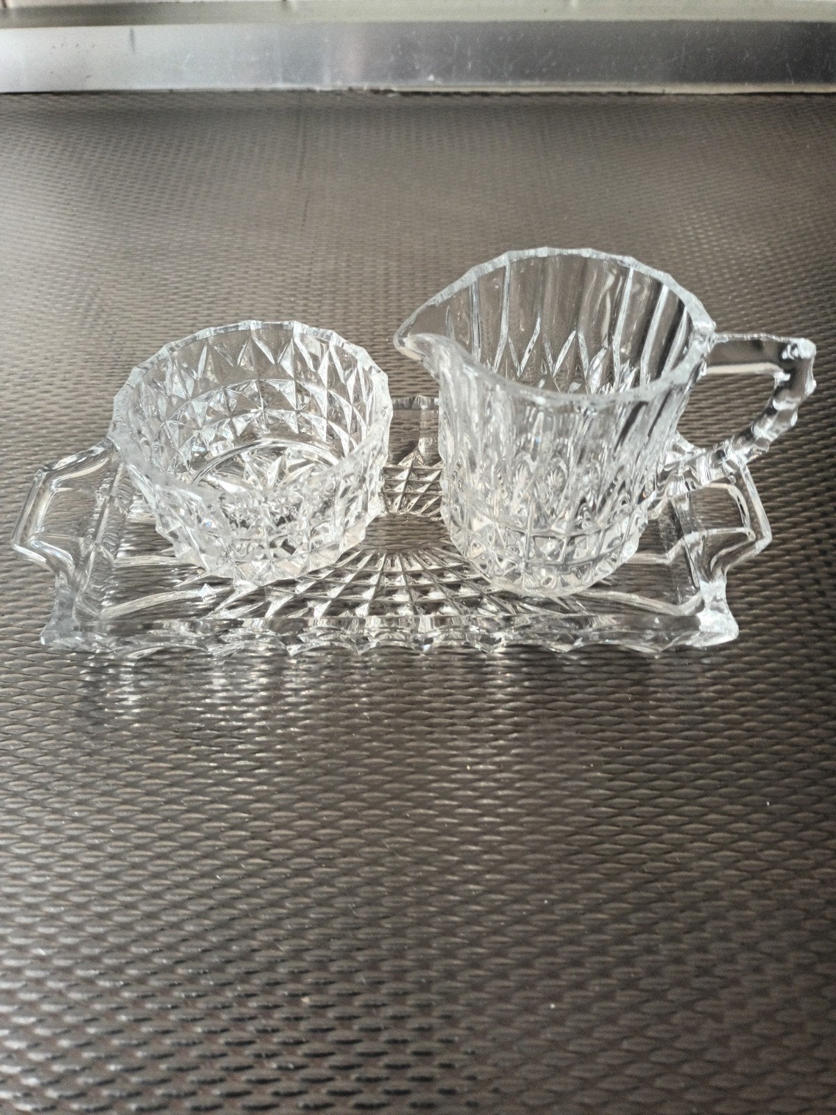 Een mooie Vintage kristallen suiker- en melkstel op dienbla, Antiek en Kunst, Ophalen of Verzenden