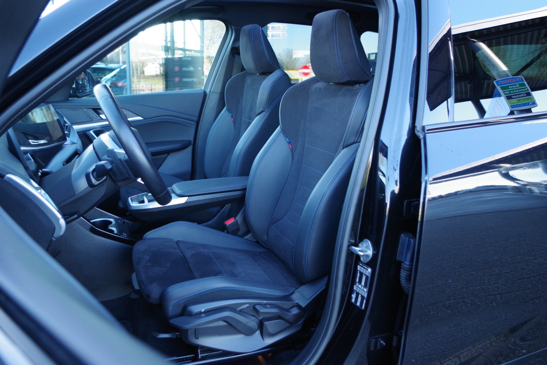 BMW X1 sDrive20i 170 PK M-Sport, Panoramadak, Adap. Cruise C, 12 maanden, 1525 kg, Gebruikt, Zwart