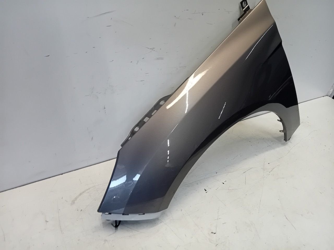 Spatbord links voor Ford Focus, Auto-onderdelen, Onderdelen@venauto.nl, Van der Ven Autorecycling B.V., Gebruikt, Ettenseweg 76, 4706 PB Roosendaal, The Netherlands
