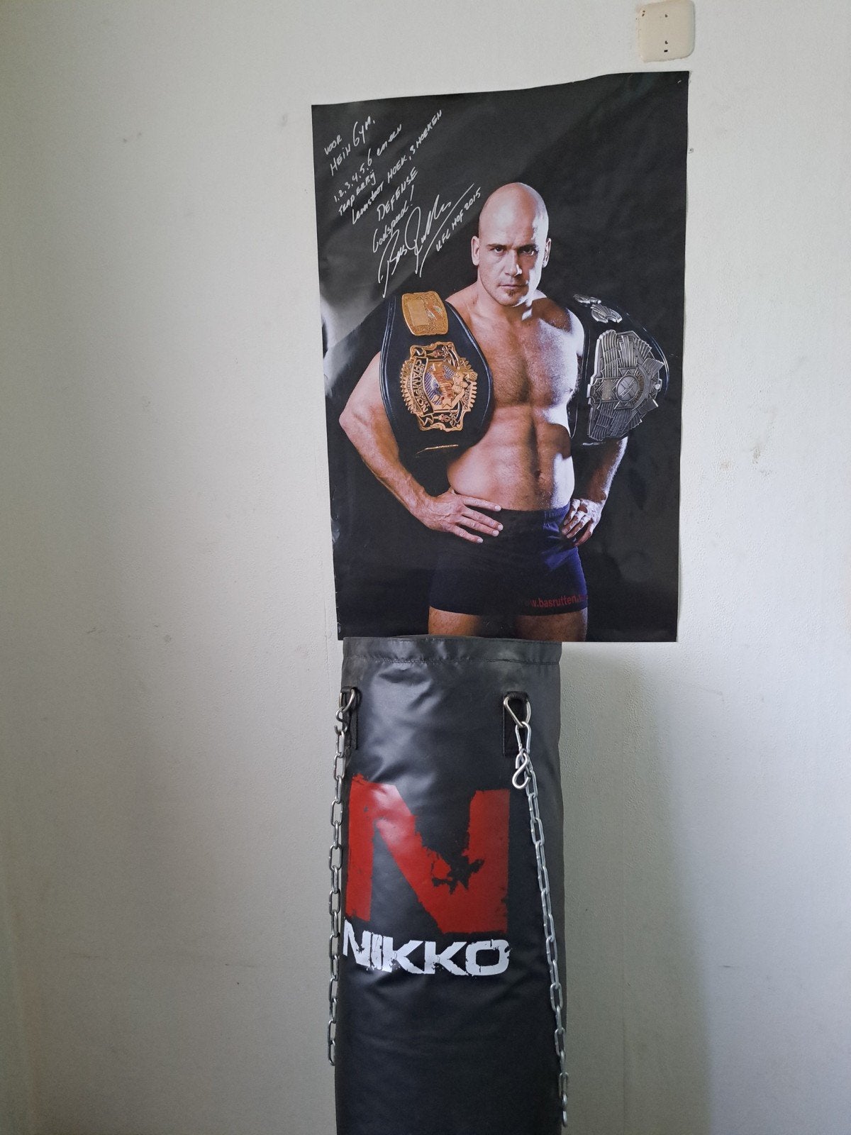 Bokszak+handschoentjes en poster van UFC legende Bas Rutten., Verzamelen, Muziek, Artiesten en Beroemdheden, Zo goed als nieuw