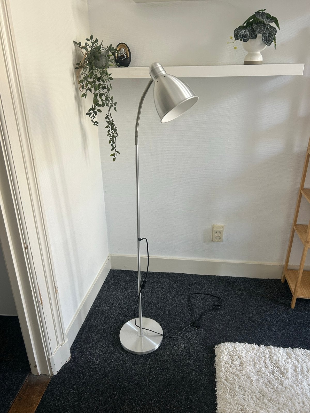 Moderne staande lamp, zilverkleurig, met flexibele arm, Ophalen, Gebruikt, E27 (groot), Metaal