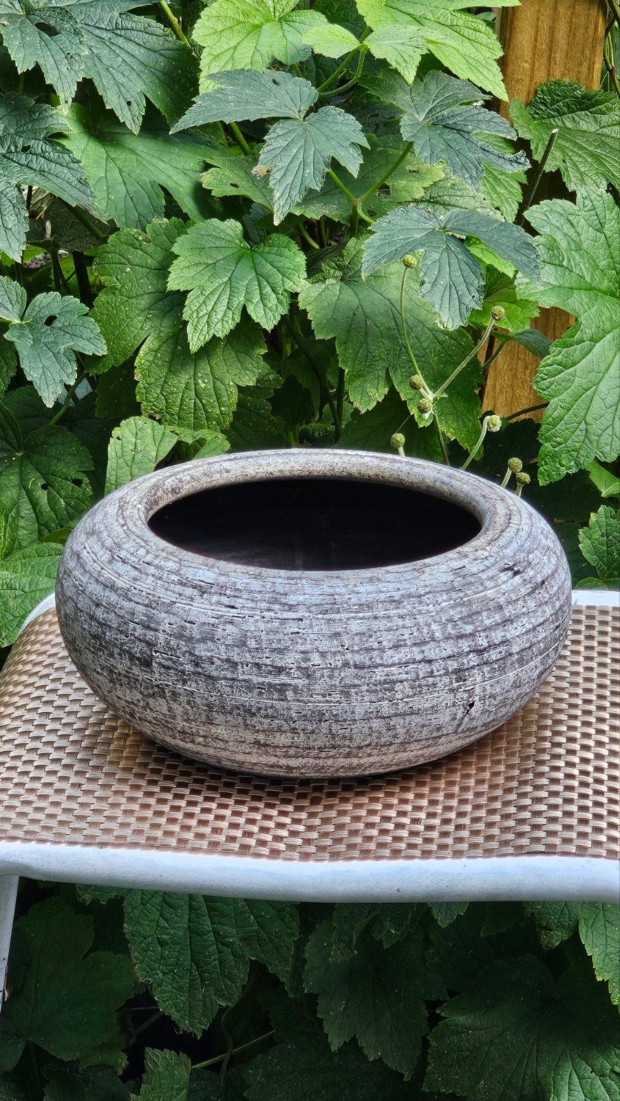 Decoratieve bloempot/plantenbak - Grijs/Zwart, Steen, Gebruikt, Minder dan 30 cm, Rond