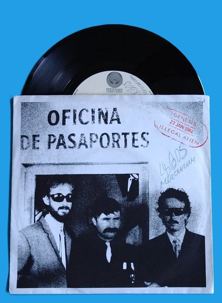 Genesis - Illegal alien / Live: Turn it on again (*), Verzenden, Zo goed als nieuw, 7 inch, Pop