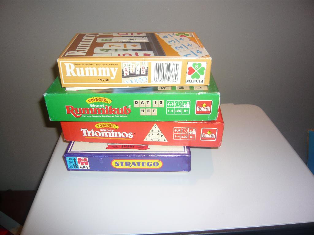 Rummikub; Triominos; Stratego reisspel, Hobby en Vrije tijd, Gezelschapsspellen | Bordspellen, Een of twee spelers, Ophalen of Verzenden