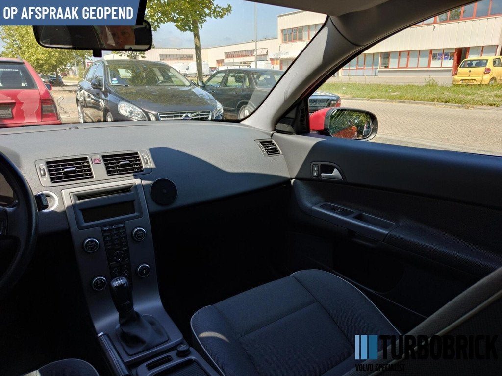 Volvo C30 1.8F Kinetic | Clima | Cruise | High Perf Audio |, Auto's, Volvo, Voorwielaandrijving, 1228 kg, Gebruikt, Zwart