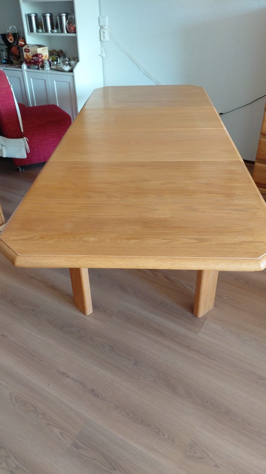 Uitschuifbare eettafel met 4 stoelen