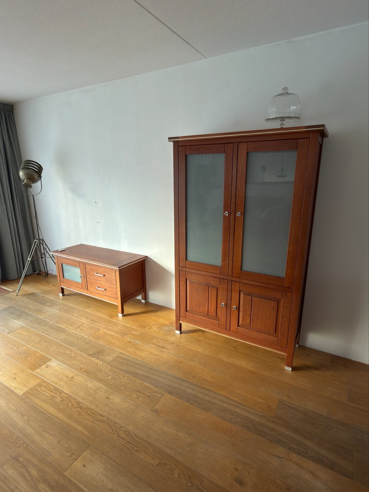 Gratis af te halen: Eikenhouten set (kast en dressoir), Ophalen of Verzenden, Gebruikt