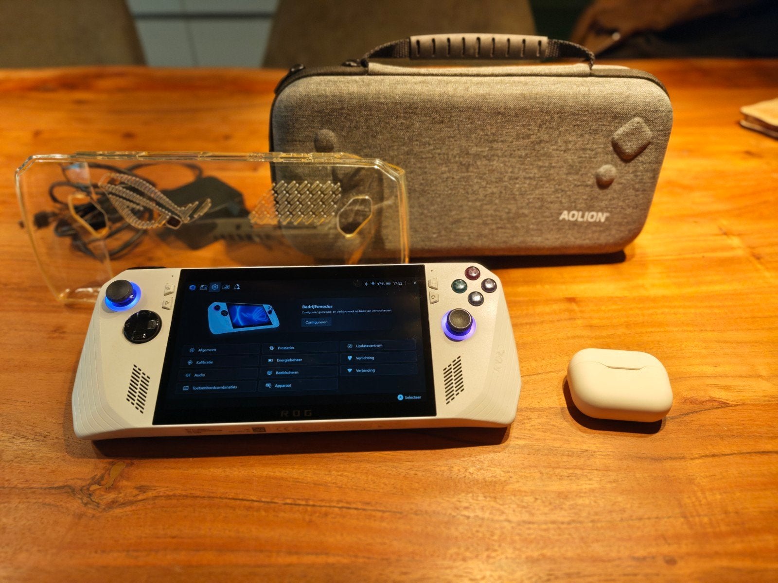 ASUS ROG Ally Z1 Extreme 512GB SSD + Case & Draagetui, Spelcomputers en Games, Ophalen of Verzenden, ASUS, Zo goed als nieuw