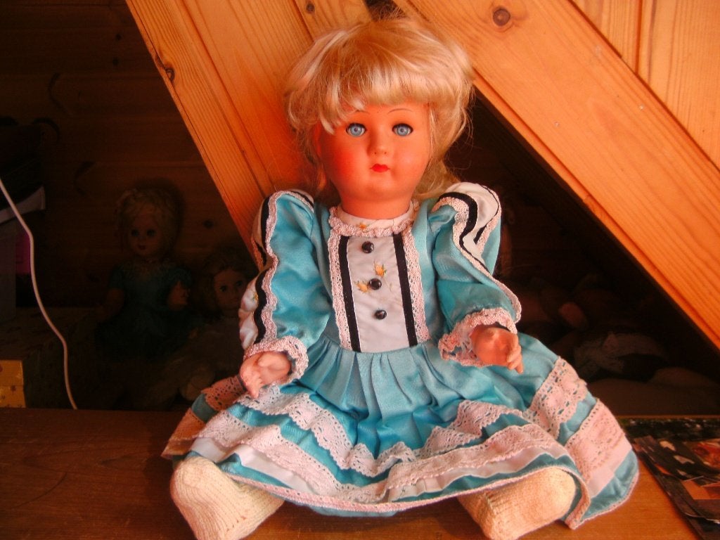 Hans Volk pop 50 cm blauwe knipperogen mooie wimpers, Ophalen of Verzenden