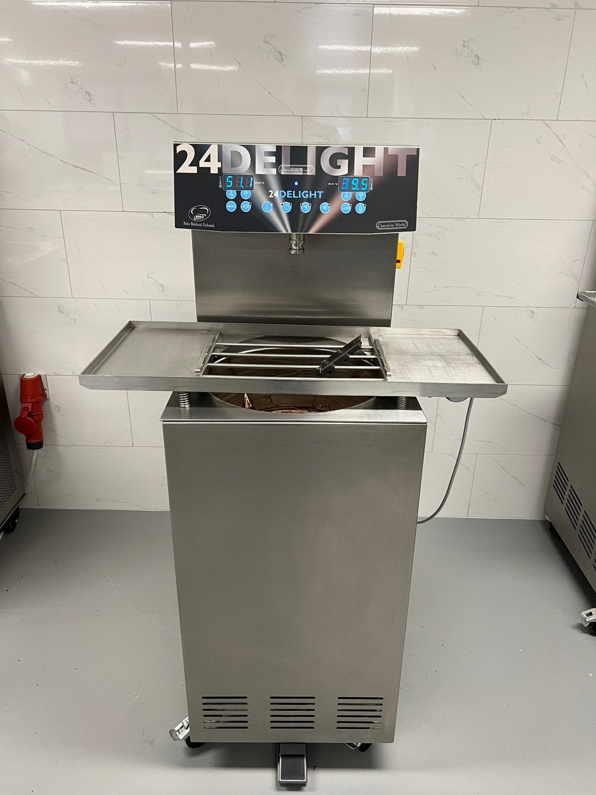 Tempereermachine CW24Delight, Zakelijke goederen, Horeca | Keukenapparatuur, Koelen en Vriezen, Ophalen